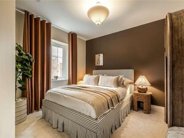 Flat for sale in Bray Wick, Maidenhead