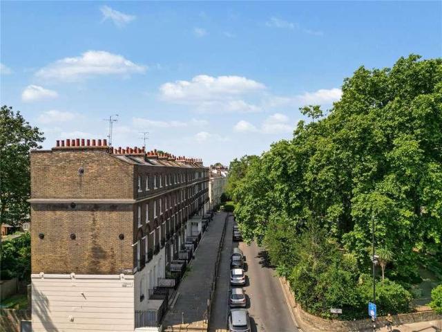 Flat for sale in Canonbury, Greater London