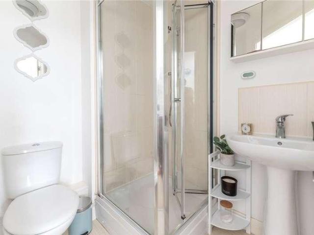 Flat for sale in Thorpe, West Yorkshire