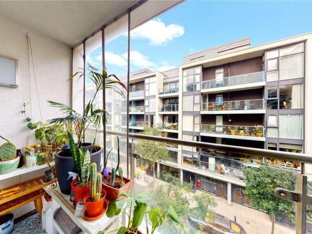Flat for sale in Hoxton, Greater London