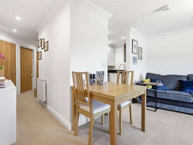 Flat for sale in Chelmsford, Essex