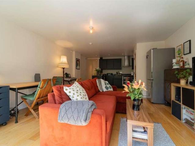 Flat for sale in Georgia, Greater Manchester