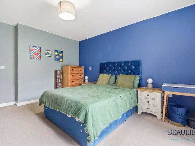 Flat for sale in Chelmsford, Essex