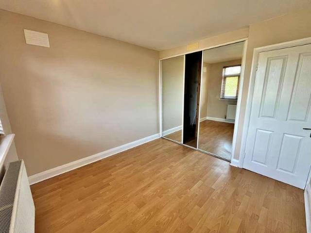 Flat for sale in London Borough of Ealing, Greenford