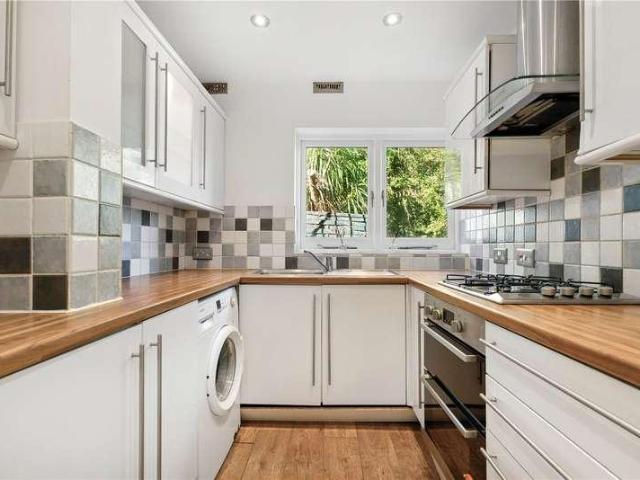 Flat for sale in London Borough of Richmond upon Thames, Greater London
