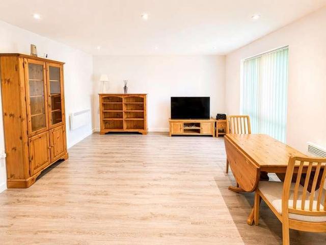 Flat for sale in Woodhall Farm, Pouchen End
