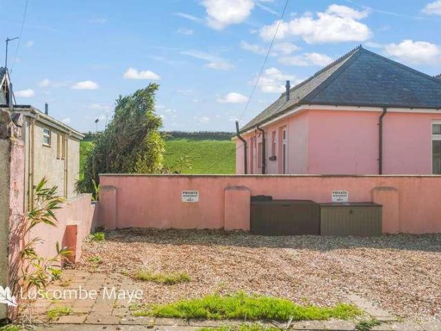Flat for sale in Strode, Devon