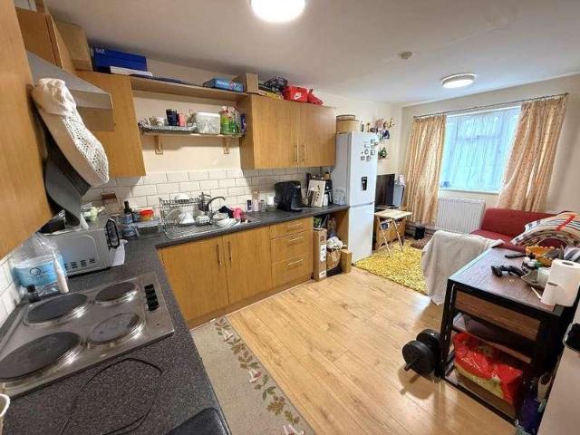 Flat for sale in Spring Park, Luton