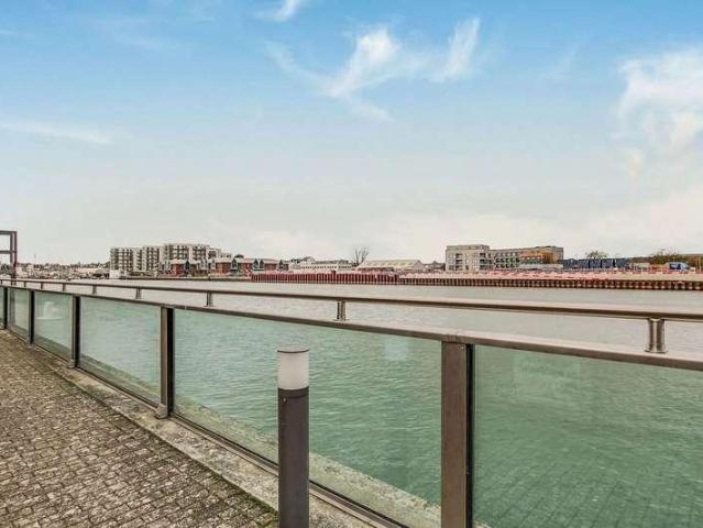 Flat for sale in Fishersgate, West Sussex