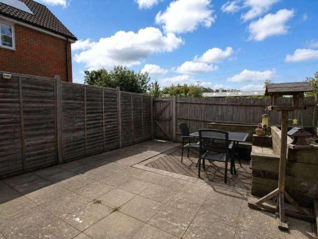 Flat for sale in Bolton Low Houses, Hampshire