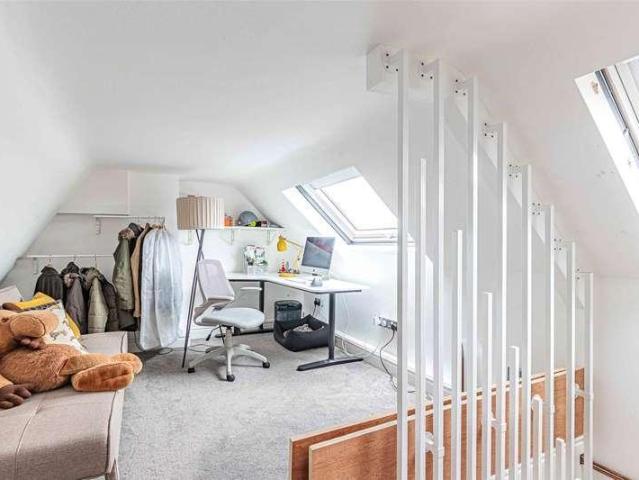 Flat for sale in Ashlyns Estate, Dacorum