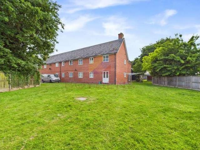 Flat for sale in Fordham Heath, Essex