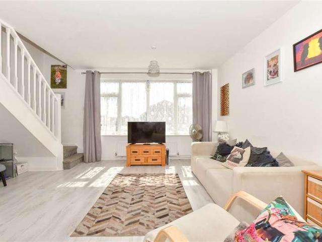 Flat for sale in Upton, Acol