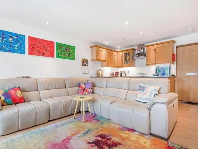 Flat for sale in Strode, Devon