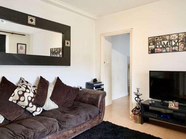 Flat for sale in St. John's Wood, Greater London
