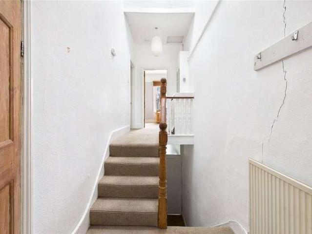Flat for sale in Blenheim Gardens Estate, Greater London