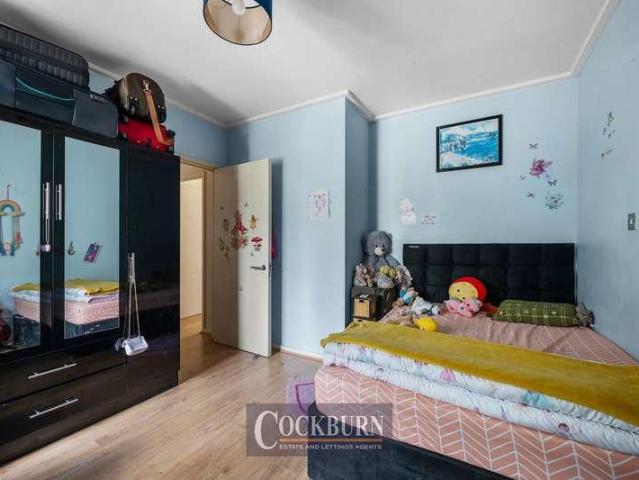 Flat for sale in East Greenwich, Greater London