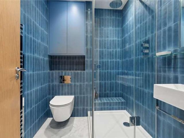 Flat for sale in London Borough of Hounslow, Greater London