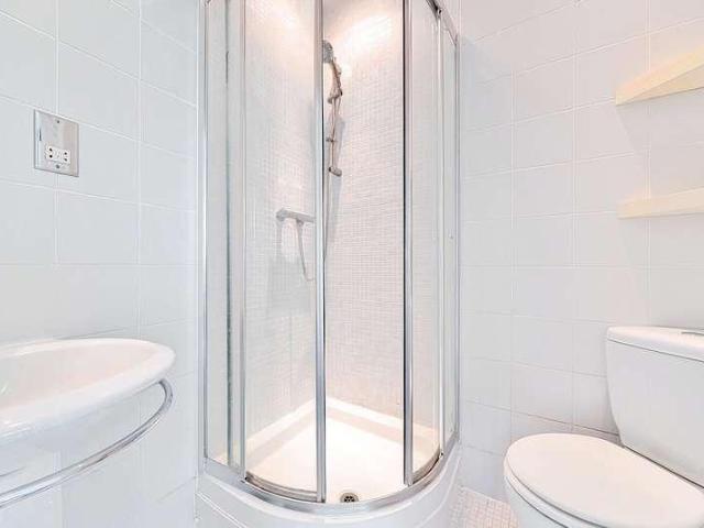 Flat for sale in Laleham, Spelthorne