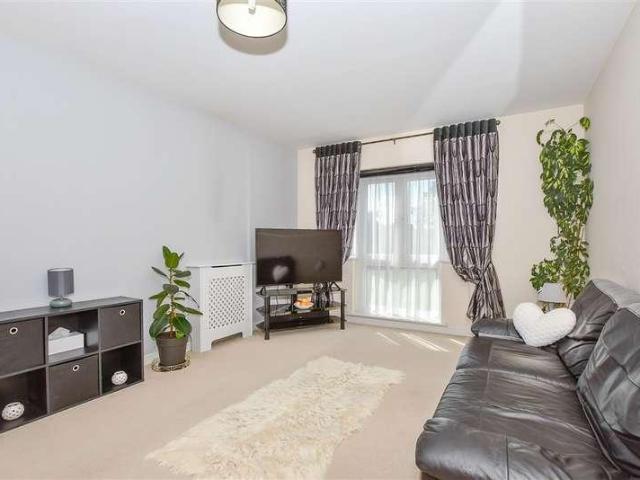 Flat for sale in Midway, Kent