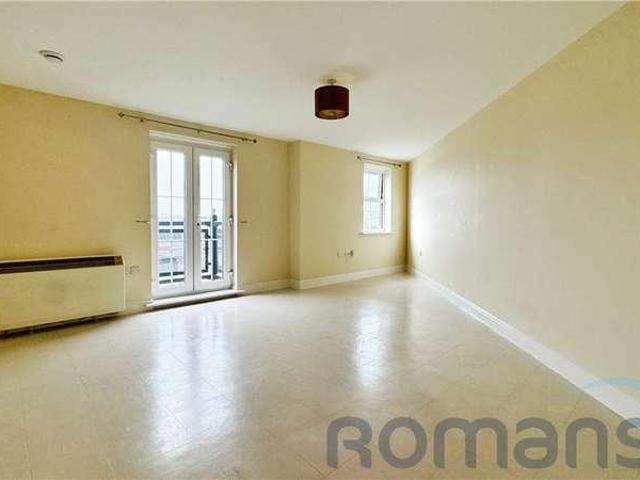 Flat for sale in Aldershot, Hampshire