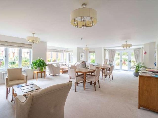 Flat for sale in Pachesham Park, Surrey