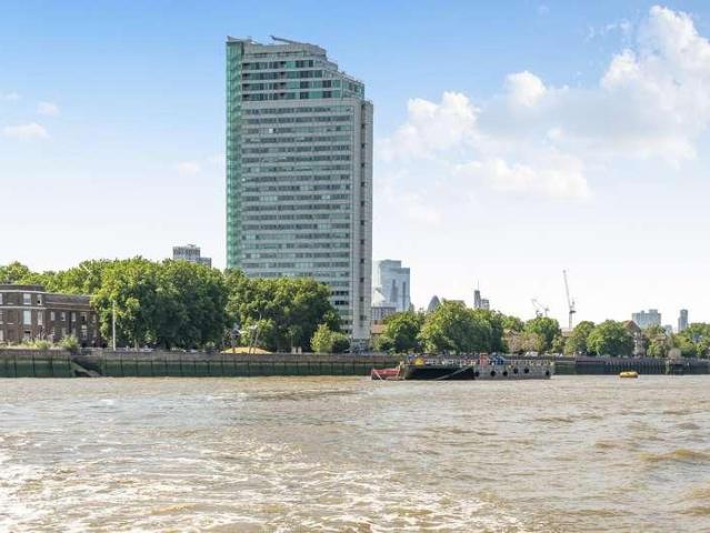 Flat for sale in London Borough of Lewisham, Greater London