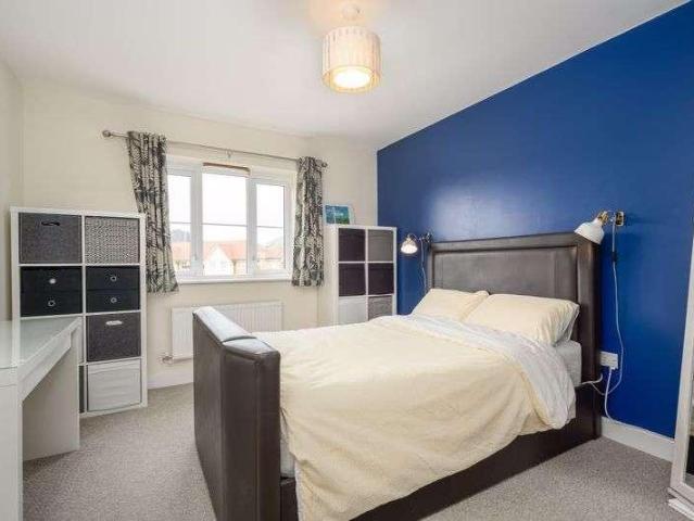 Flat for sale in Blackhills, Surrey