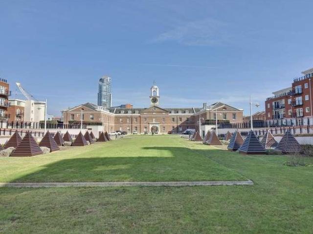 Flat for sale in Portsea, City Of Portsmouth