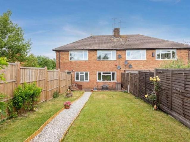 Flat for sale in Windsor, Cookham Rise
