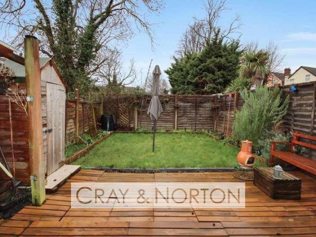 Flat for sale in London Borough of Croydon, Greater London