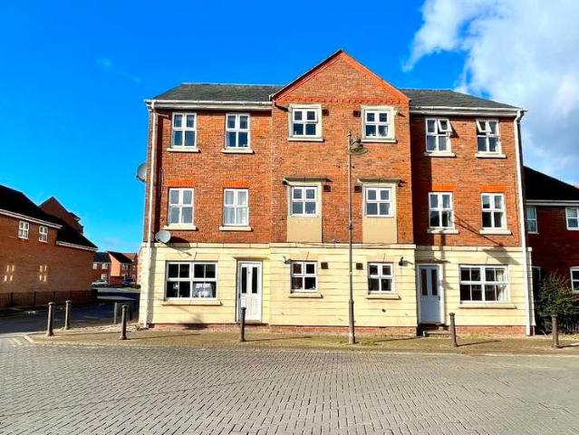 Flat for sale in Solihull, Dickens Heath