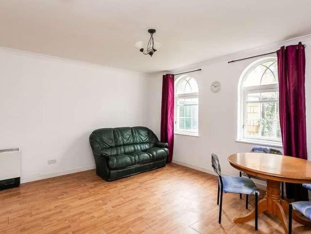 Flat for sale in Leith Links, Leith