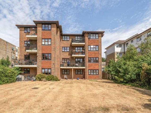 Flat for sale in Shortlands, Greater London