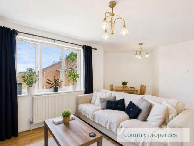 Flat for sale in Panshanger, Fretherne