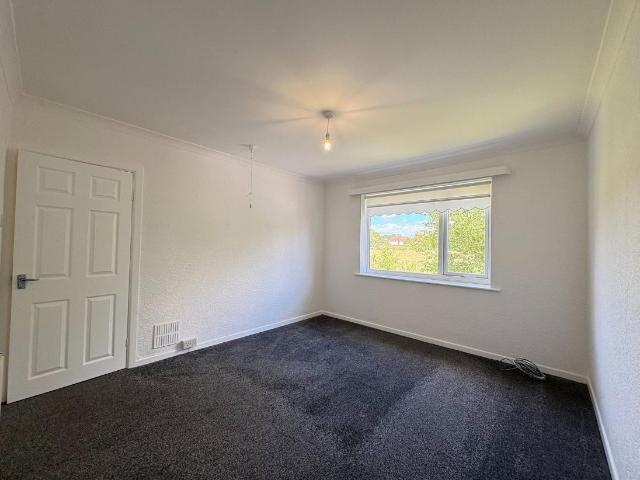 Flat for sale in Kennessee Green, Maghull