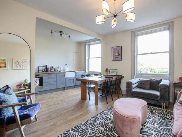 Flat for sale in Camberwell, Greater London