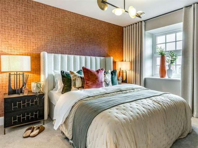 Flat for sale in Slough