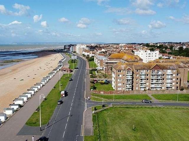 Flat for sale in Old Town, Heathlands
