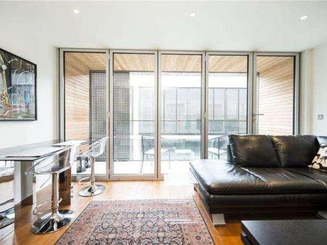 Flat for sale in West Hampstead, Greater London
