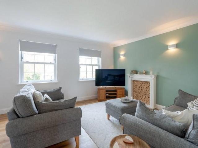 Flat for sale in Berrick Salome, Oxfordshire