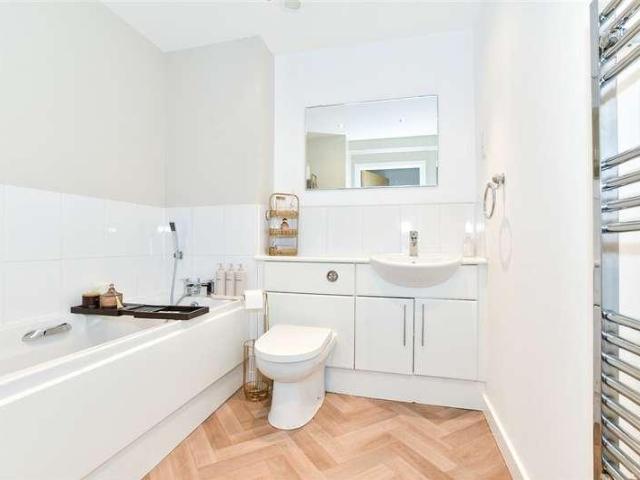 Flat for sale in Bourne Vale, Kent