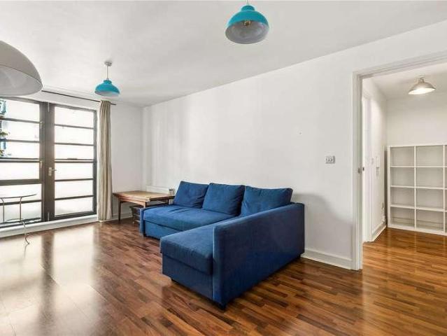 Flat for sale in Haggerston, De Beauvoir Town