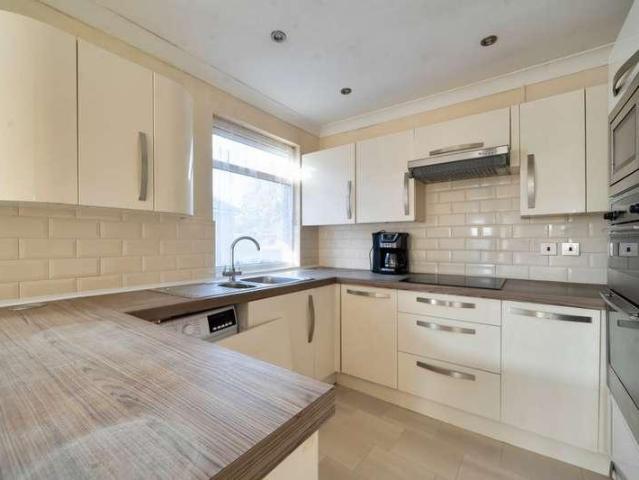 Flat for sale in High Wycombe Community Board, High Wycombe