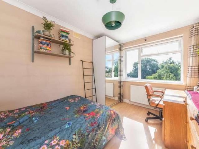 Flat for sale in London Borough of Lewisham, Lower Sydenham