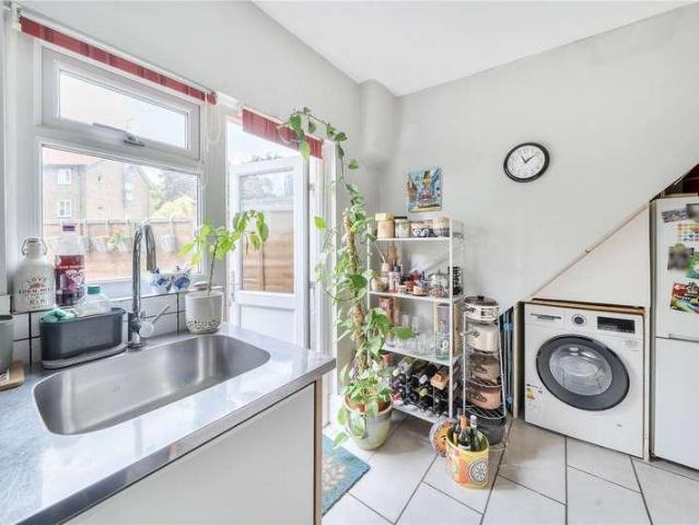 Flat for sale in Muswell Hill, Greater London