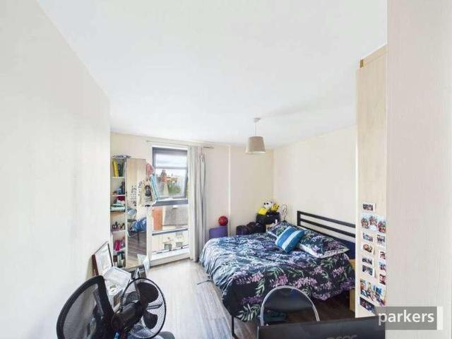 Flat for sale in Newtown, Reading
