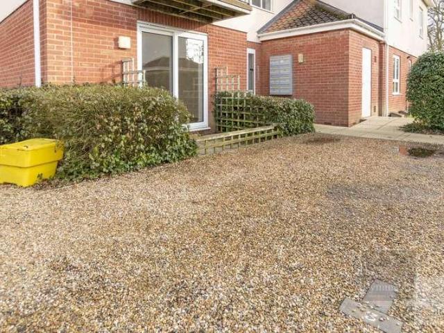 Flat for sale in Crostwick, Norfolk