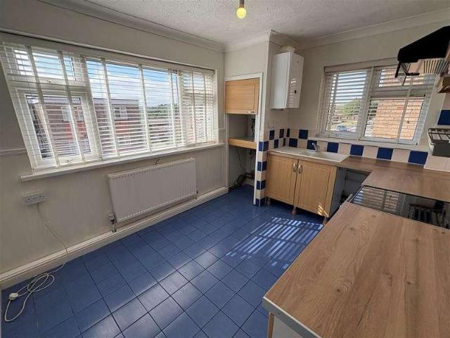 Flat for sale in Batley, West Yorkshire