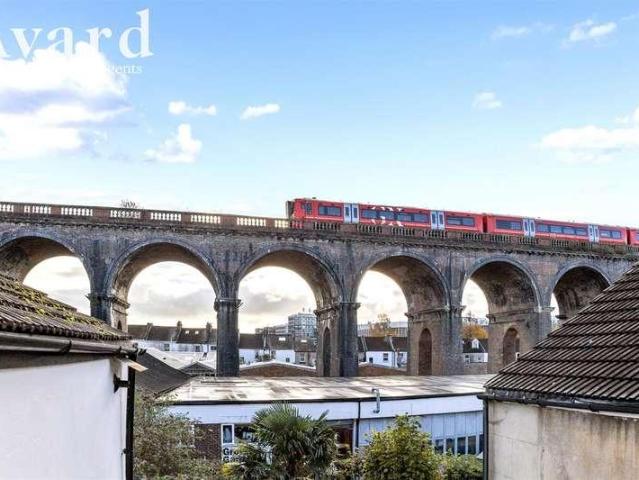 Flat for sale in Round Hill, Brighton & Hove